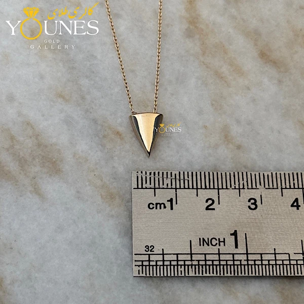 گردنبند طلا مثلثی مینیمال